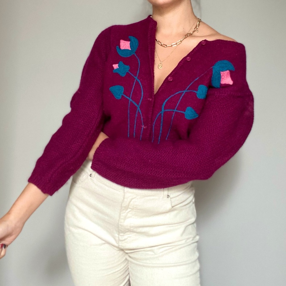 Vintage 1950s floral rich magenta wool cardigan with puff sleeves